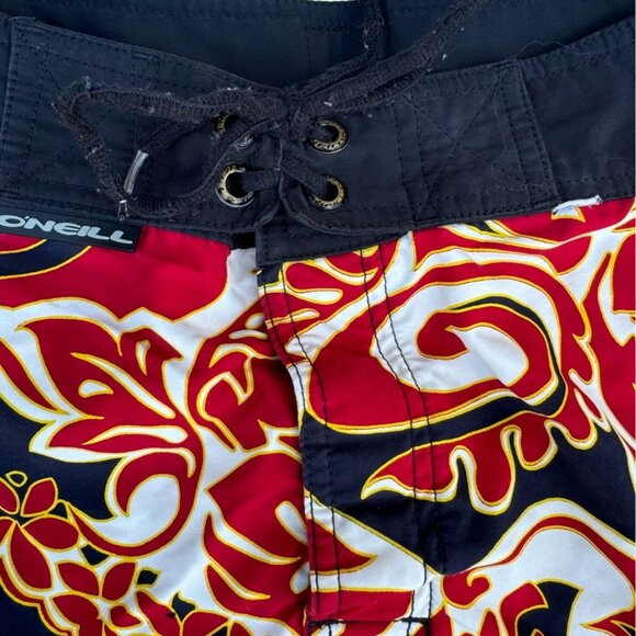 O'Neill Mens Sz  28.5 Waist Red Black Hawaiian Tribal Pattern Drawstring Logo - Picture 4 of 10